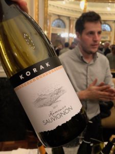 vinocom-korak